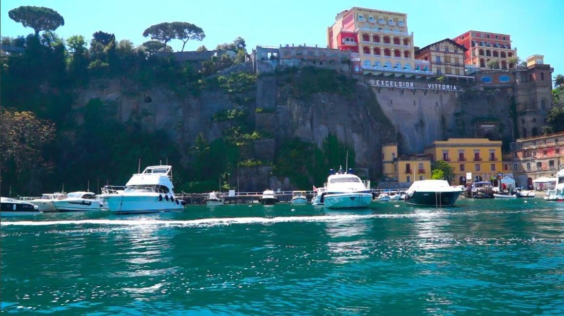 B&B Vincenzo Torre del Greco Exterior photo